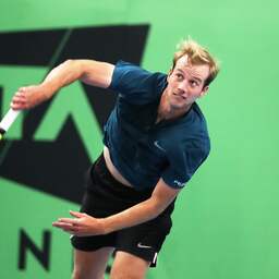Nederland door verlies Van de Zandschulp op achterstand in Davis Cup
