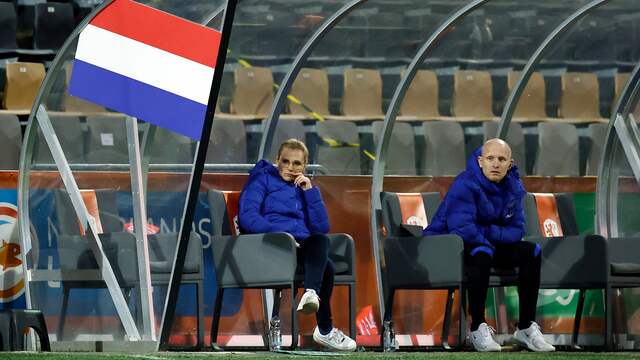 Sarina Wiegman en haar assistent Arjan Veurink vertrekken na de Spelen naar Engeland.