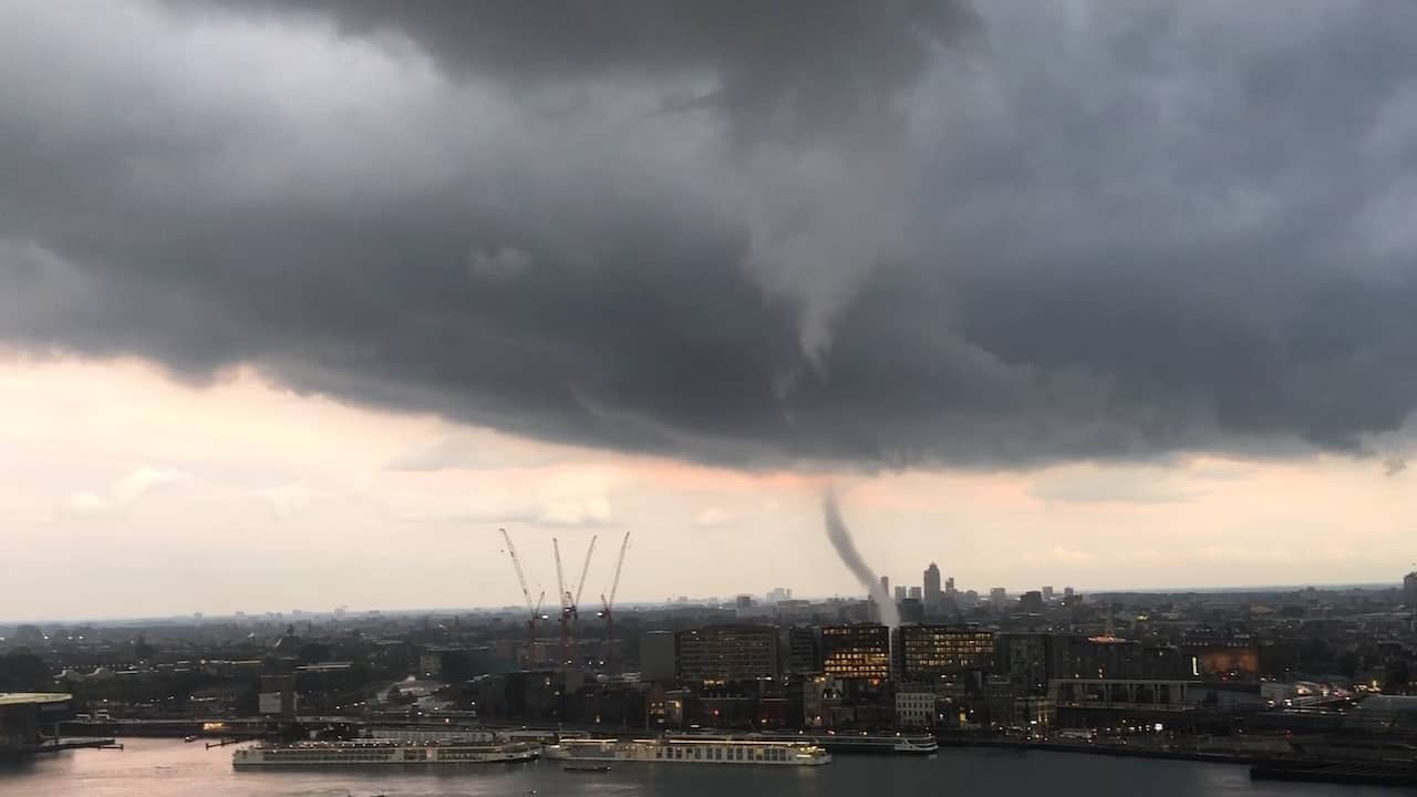 Minitornado raast door centrum Amsterdam