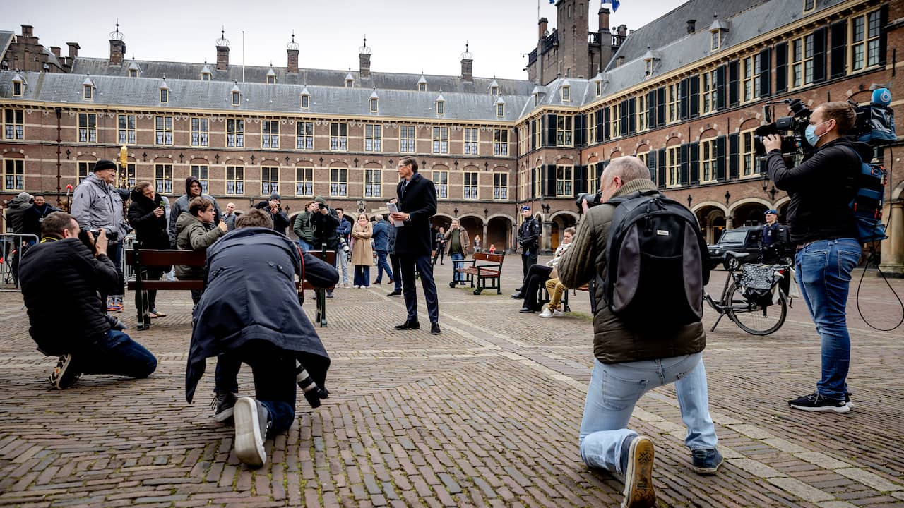 Joost Eerdmans op het Binnenhof na zijn gesprek met de verkenners. (Foto: ANP)
