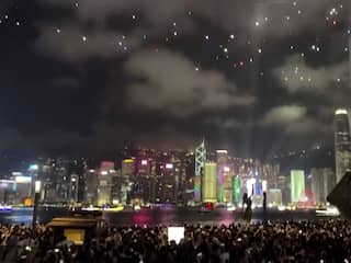 Duizenden inwoners Hongkong genieten van droneshow
