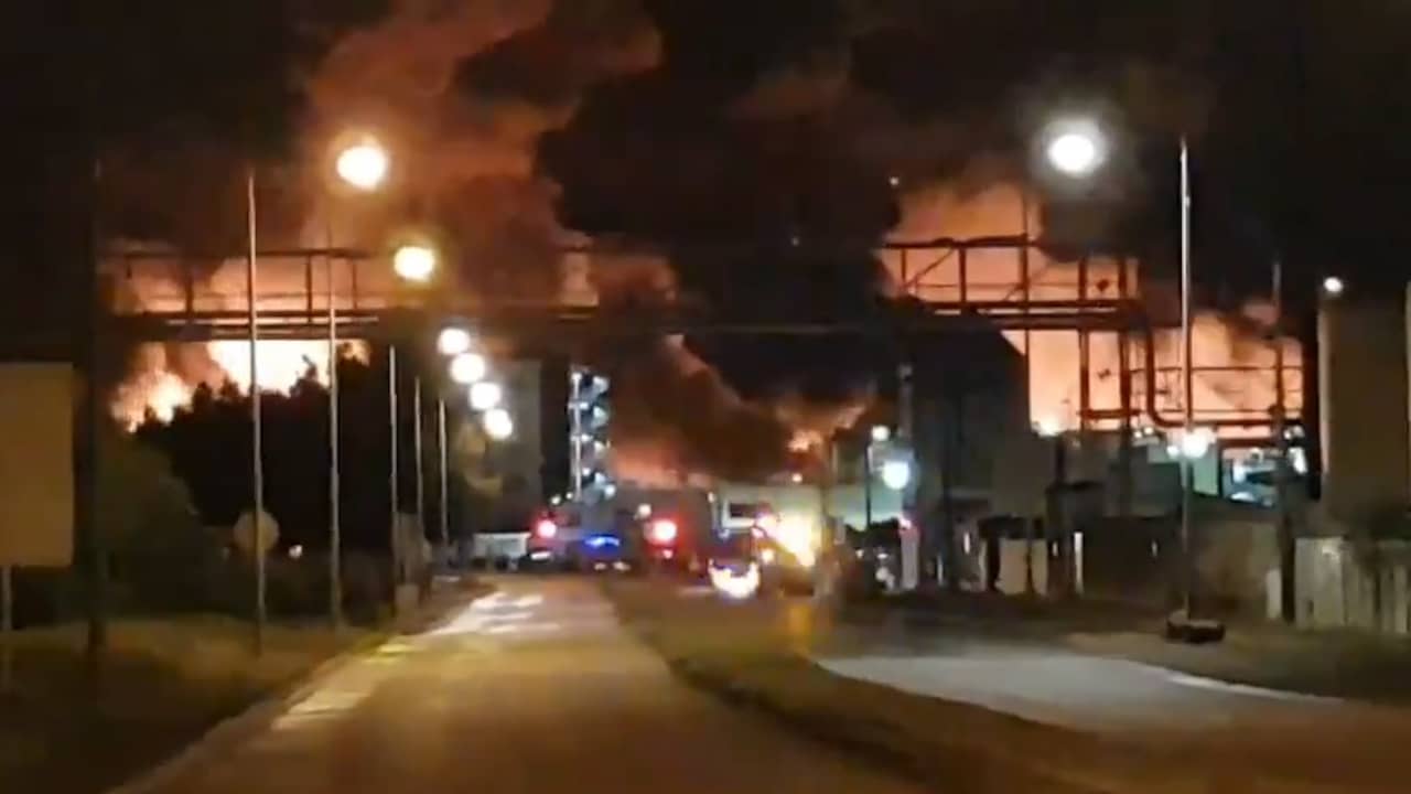 Grote brand breekt uit bij chemische fabriek in Frankrijk