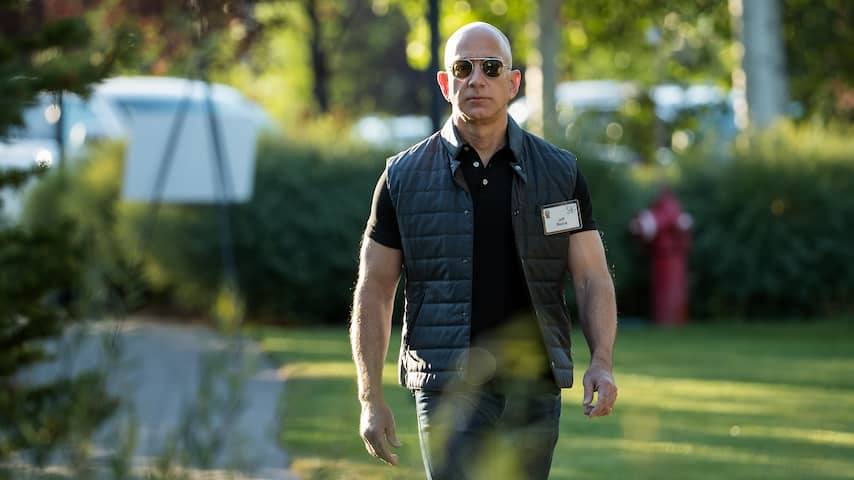 'Vermogen Amazon-oprichter Jeff Bezos ruim honderd miljard dollar'