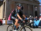 Favoriet Bardet moet ziek opgeven in Giro, Arensman nieuwe kopman van DSM
