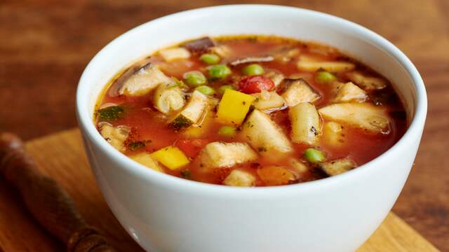 Minestronesoep is perfect voor restjes groenten.