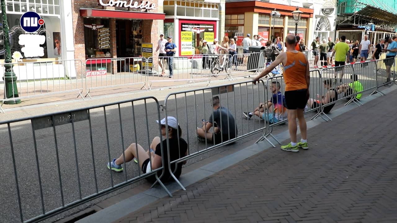 Beeld uit video: Mensen onwel tijdens marathon in Leiden, deel evenement afgelast