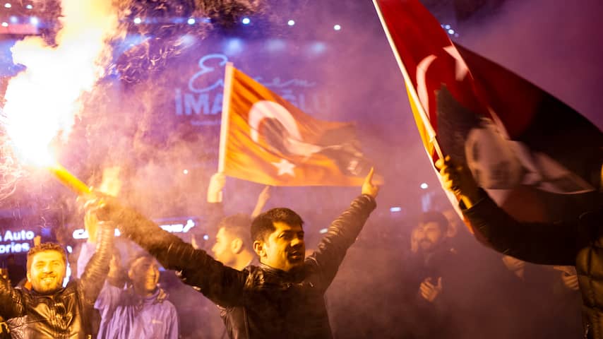 Stembussen geopend voor burgemeestersverkiezingen in Istanboel