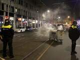 Het is in de nacht van dinsdag op woensdag opnieuw onrustig in de Schilderswijk in Den Haag, meldt de politie.
