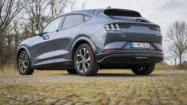 Stoer is hij zeker, maar verdient deze elektrische Ford het om de naam Mustang te mogen dragen?
