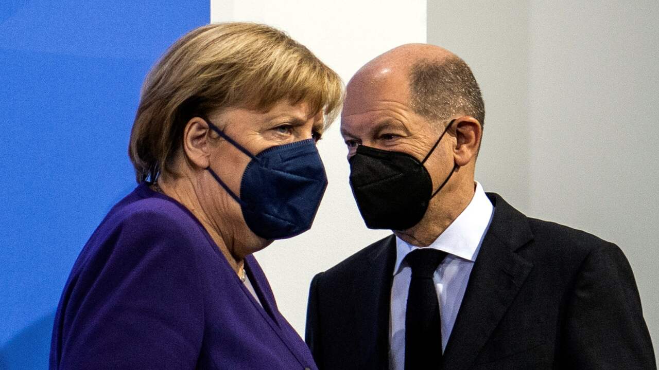 Beeld uit video: Merkel: 'Situatie in Duitse ziekenhuizen is kritiek'