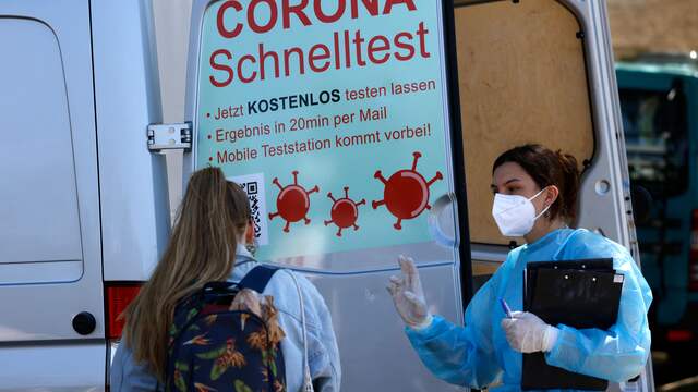 Bezoekers van een park in Berlijn kunnen een gratis sneltest doen.