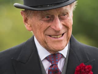 Britse prins Philip (97) biedt in brief excuses aan voor auto-ongeluk