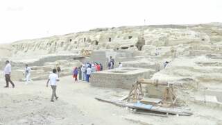 Egypte toont eeuwenoude net ontdekte tombes en werkplaatsen