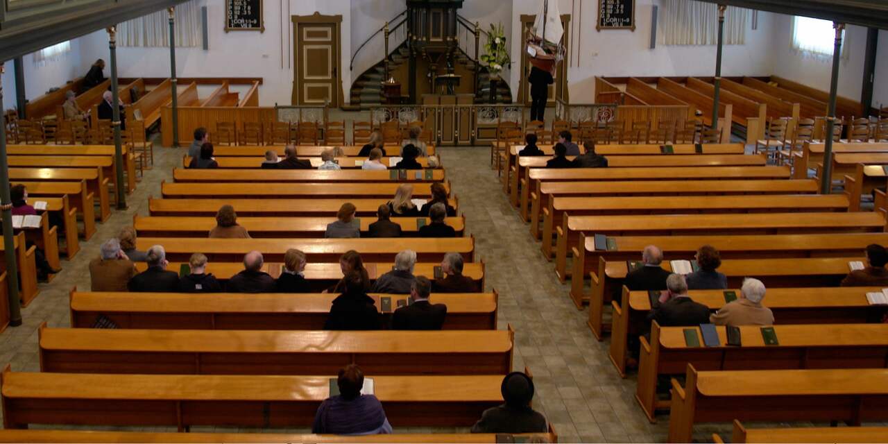 Kerk op Urk stopt met coronamaatregelen uit onvrede met het overheidsbeleid
