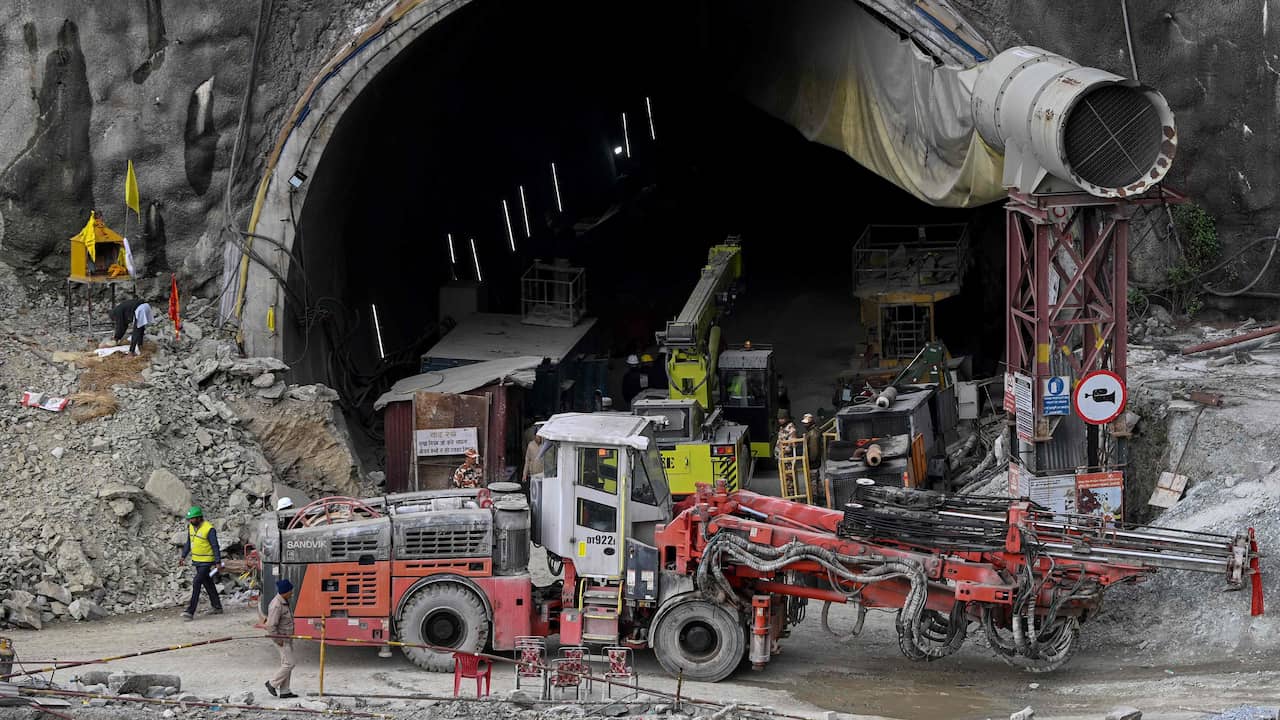 Indian Tunnel Disaster: 41 Workers Stuck for Two Weeks, Rescue Efforts Update