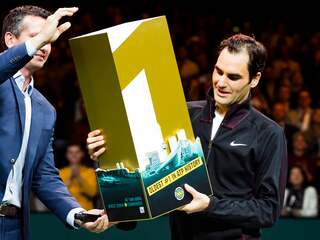 Federer herovert na vijfenhalf jaar nummer één-positie door zege op Haase