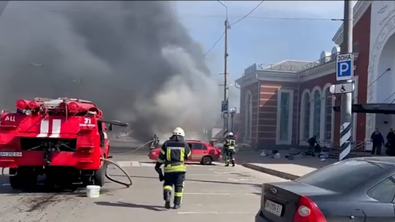 Tientallen doden bij Russische raketaanval op station vol evacués
