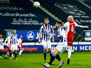 Ajax boekt simpele uitzege op Heerenveen en treft Vitesse in bekerfinale