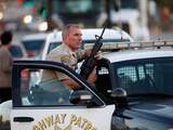 De Amerikaanse politie sluit niet uit dat de daders van de schietpartij in San Bernardino, Californië, een terroristisch motief hebben.