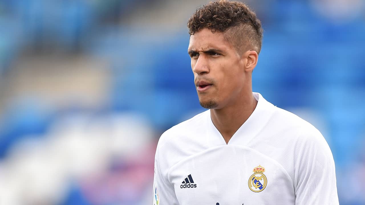 Man utd varane Varane snubs