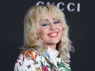 Miley Cyrus Breekt Met Flowers Het Snelst Door Grens Van Miljard ...