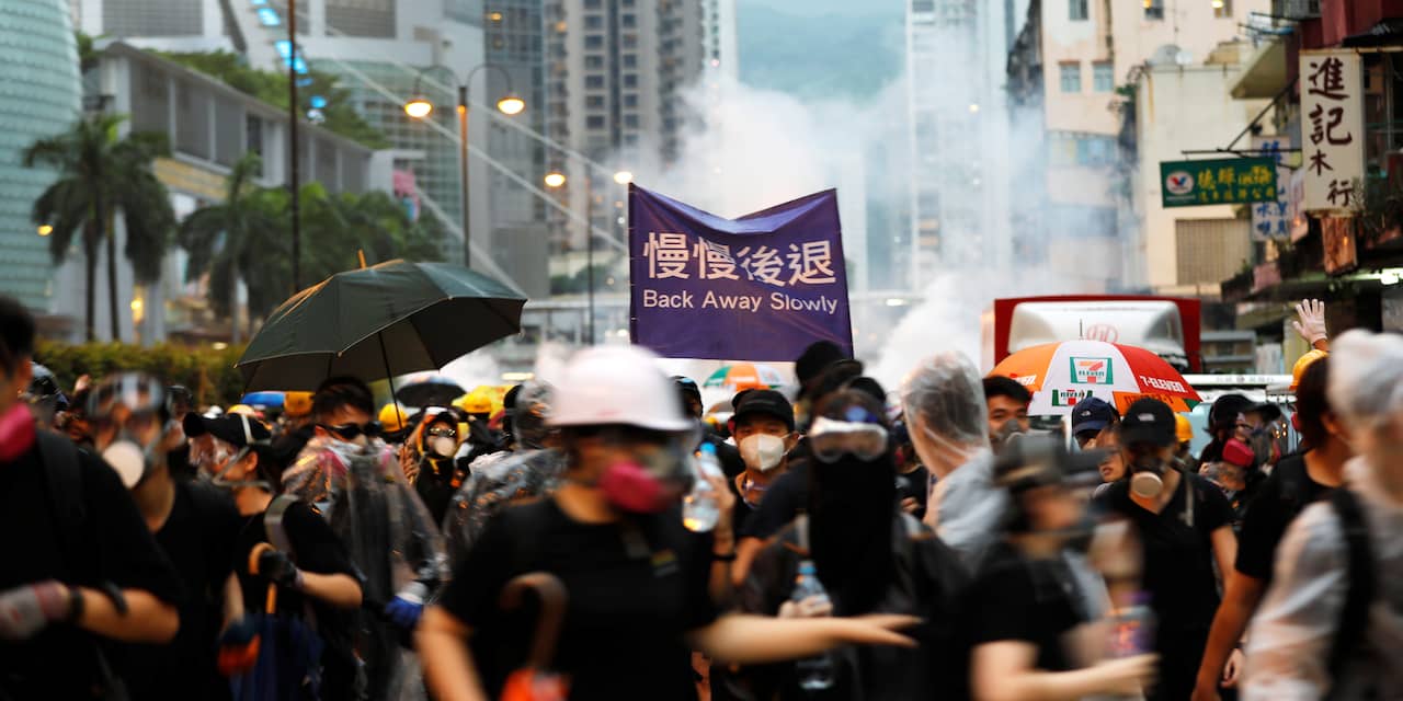 36 mensen opgepakt bij gevechten tussen betogers en politie in Hongkong