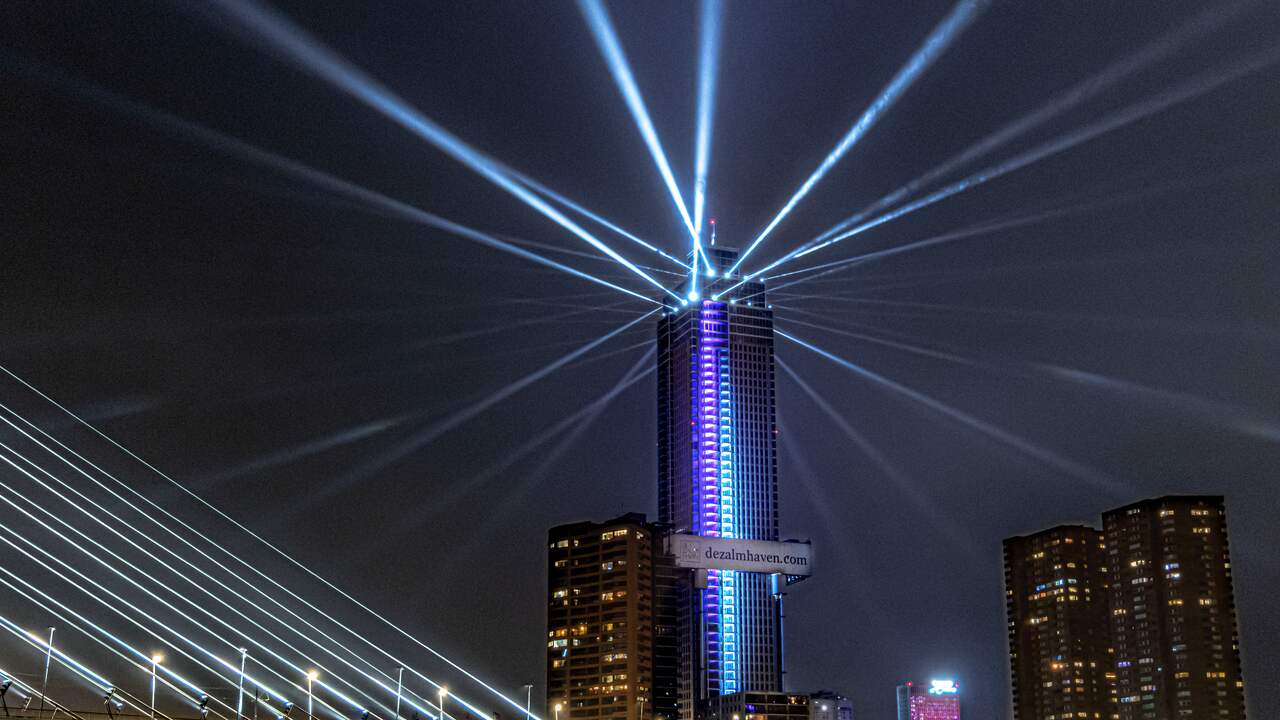 Beeld uit video: Rotterdam organiseert lichtshow vanaf 215 meter hoge Zalmhaventoren