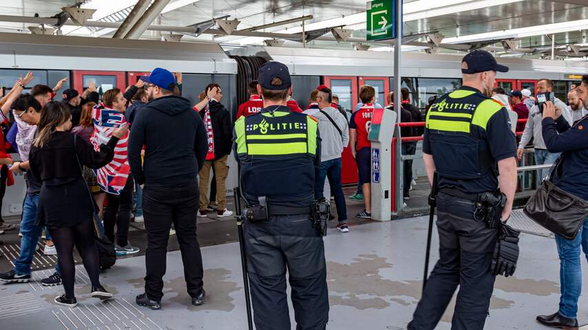 Ruim 300 Franse voetbalfans in Amsterdam opgepakt voor ordeverstoring