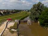 Afval opruimen na overstromingen Limburg is pittige klus voor natuurbeheerders