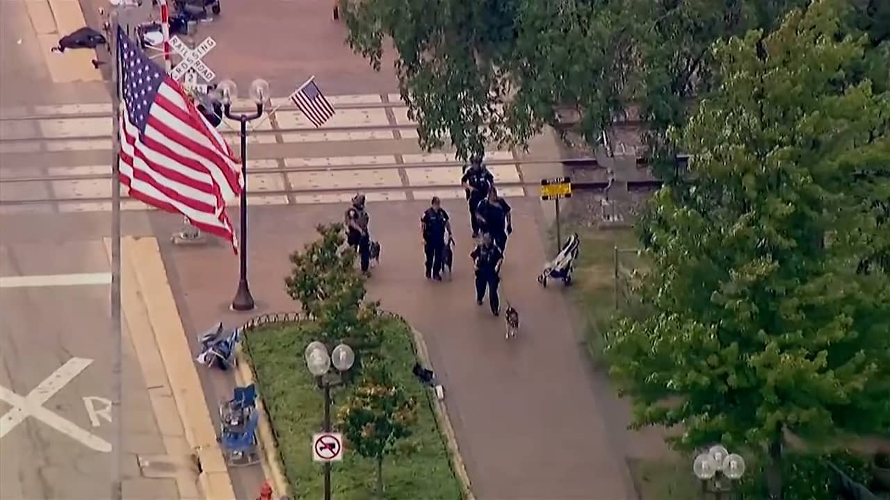 Beeld uit video: Paniek tijdens schietpartij op 4 juli-parade in Chicago