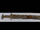 Achtjarig meisje vindt vijftienhonderd jaar oud zwaard in Zweeds meer