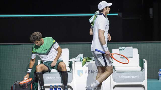 Andy Murray knokte zich tegen Robin Haase terug van een set achterstand.