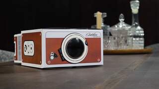 Prul of praal? Kartonnen doos als smartphoneprojector