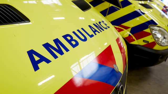 Man overleden na ongeval met vuilcontainer in Amsterdam. Man overleden na ongeval met vuilcontainer in Amsterdam.