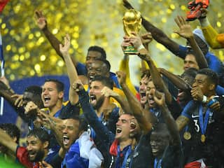 Frankrijk wereldkampioen voetbal na doelpuntrijke finale tegen Kroatië