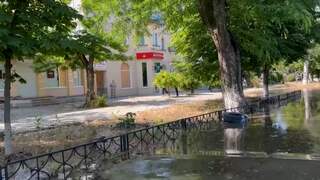 Water bereikt Oekraïense stad Nova Kakhovka na instorting dam