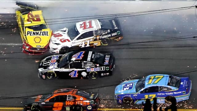 Grote NASCAR-crashes zijn vaak het gevolg van een kettingreactie.