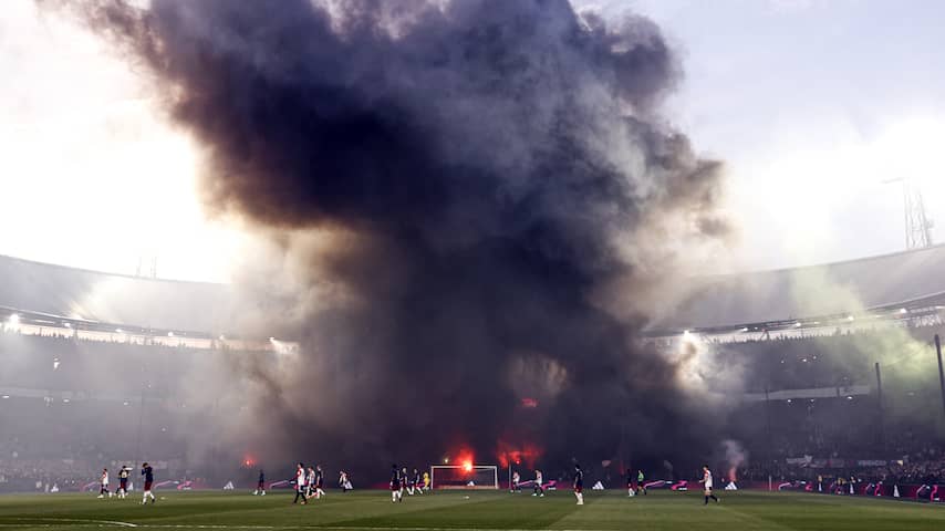 troon Incubus grijs Ajax verslaat Feyenoord in door wangedrag fans ontsierde halve finale beker  | Voetbal | NU.nl