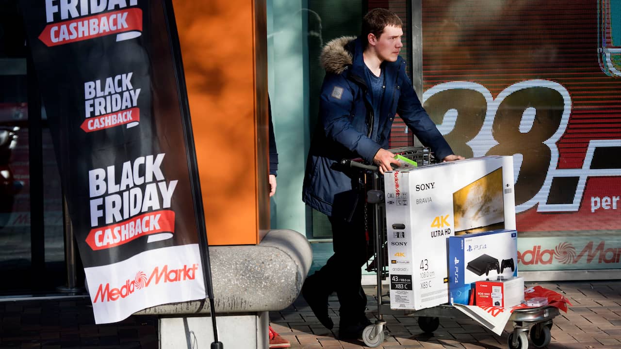 De gasten fout louter Black Friday drukt winst van moederbedrijf MediaMarkt | Economie | NU.nl