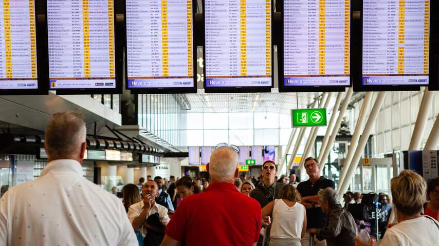Vliegverkeer op Schiphol weer hervat na grote storing