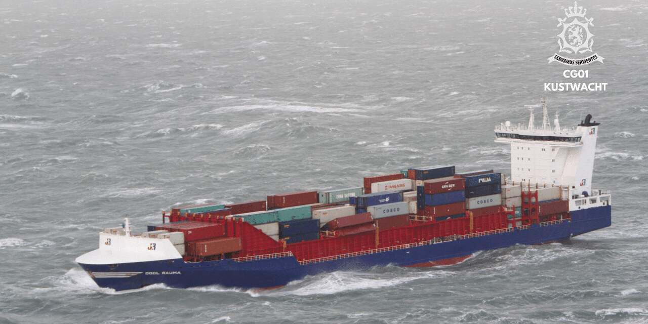 Eerste containerdelen OOCL Rauma inmiddels boven water gehaald
