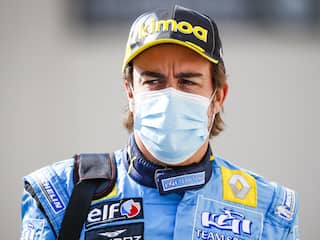 Formule 1-coureur Alonso opgenomen in ziekenhuis na fietsongeluk