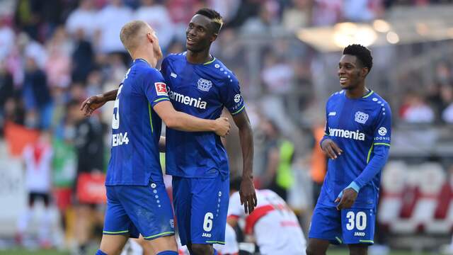 Bayer Leverkusen won met 1-3 bij VfB Stuttgart.