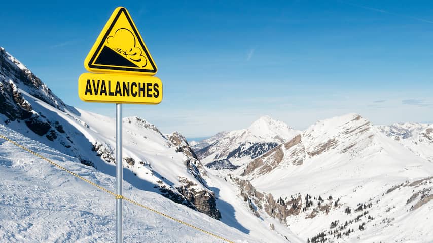 Negen skiërs getroffen door lawine in Frankrijk, vier doden