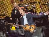 Paul McCartney in Ziggo Dome met een later model van de bas
