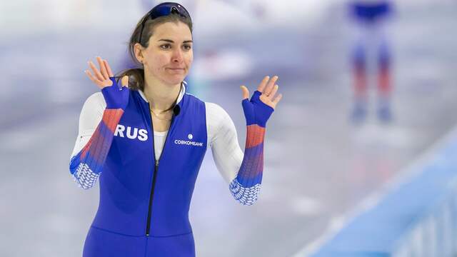 Angelina Golikova gaat aan de leiding bij het EK sprint.