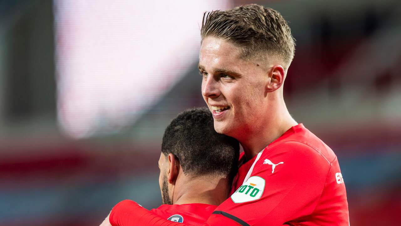 Joey Veerman was bij zijn basisdebuut belangrijk voor PSV.