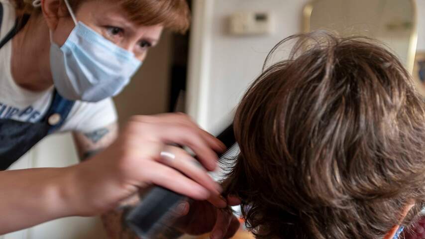 Merendeel contactberoepsgroep wil tóch mondkapjes dragen