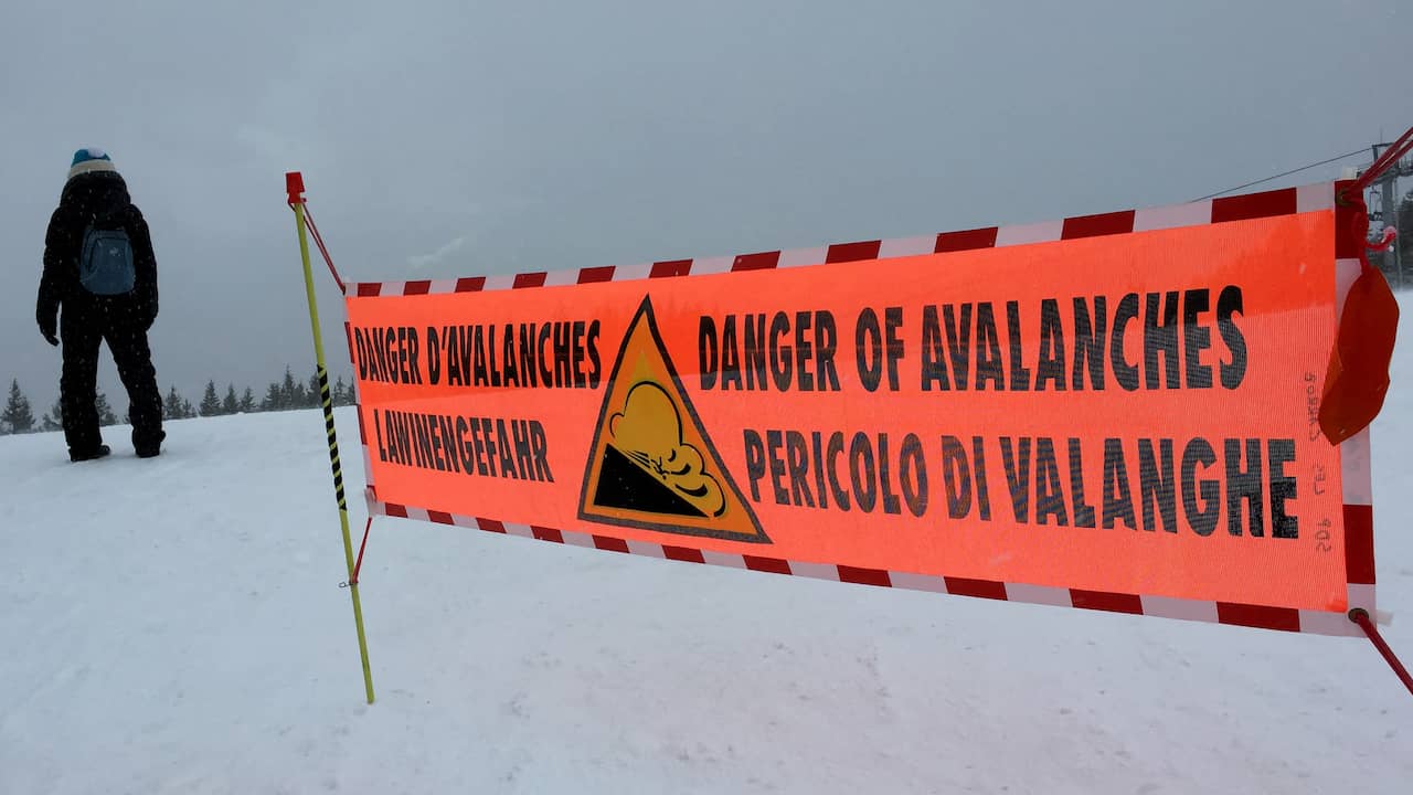 Quatre morts et plusieurs blessés par une avalanche dans les Alpes françaises |  À l’étranger