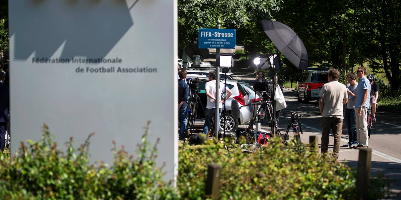 Interpol besluit te stoppen met gebruik 'steungeld' FIFA